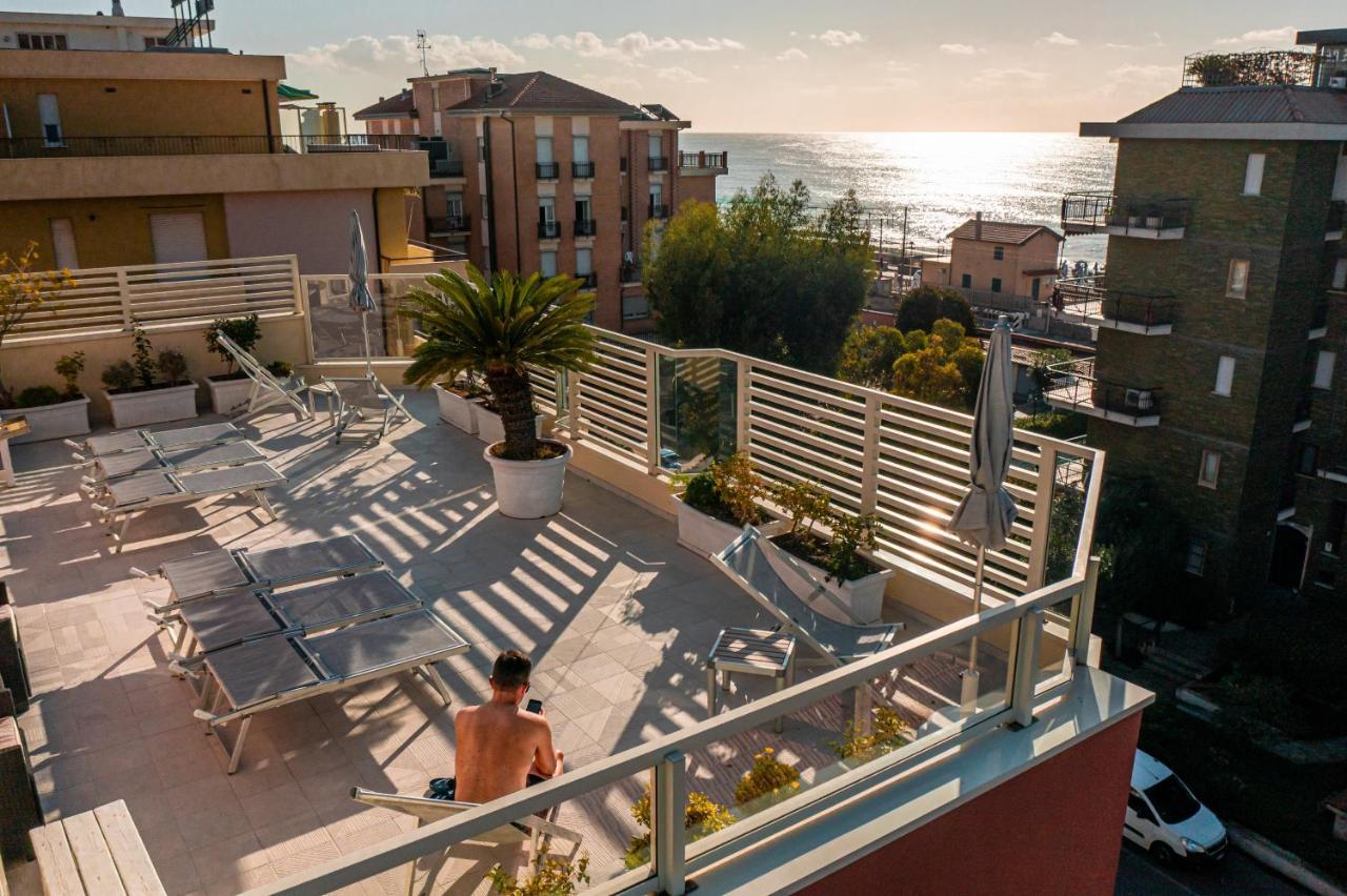 Ligure Residence Pietra Ligure Buitenkant foto