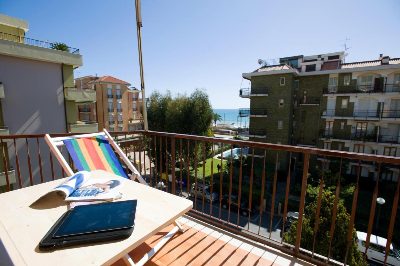 Ligure Residence Pietra Ligure Buitenkant foto