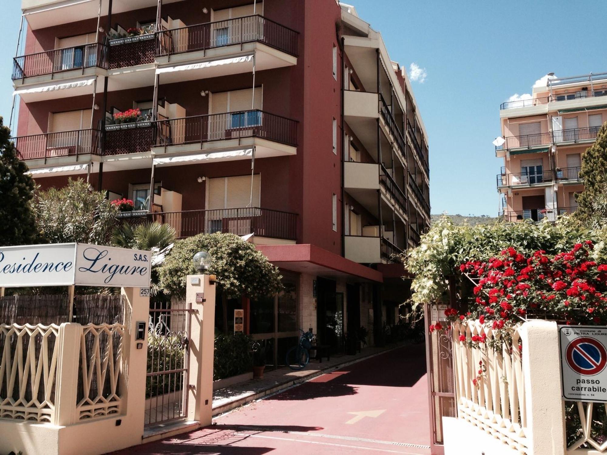 Ligure Residence Pietra Ligure Buitenkant foto