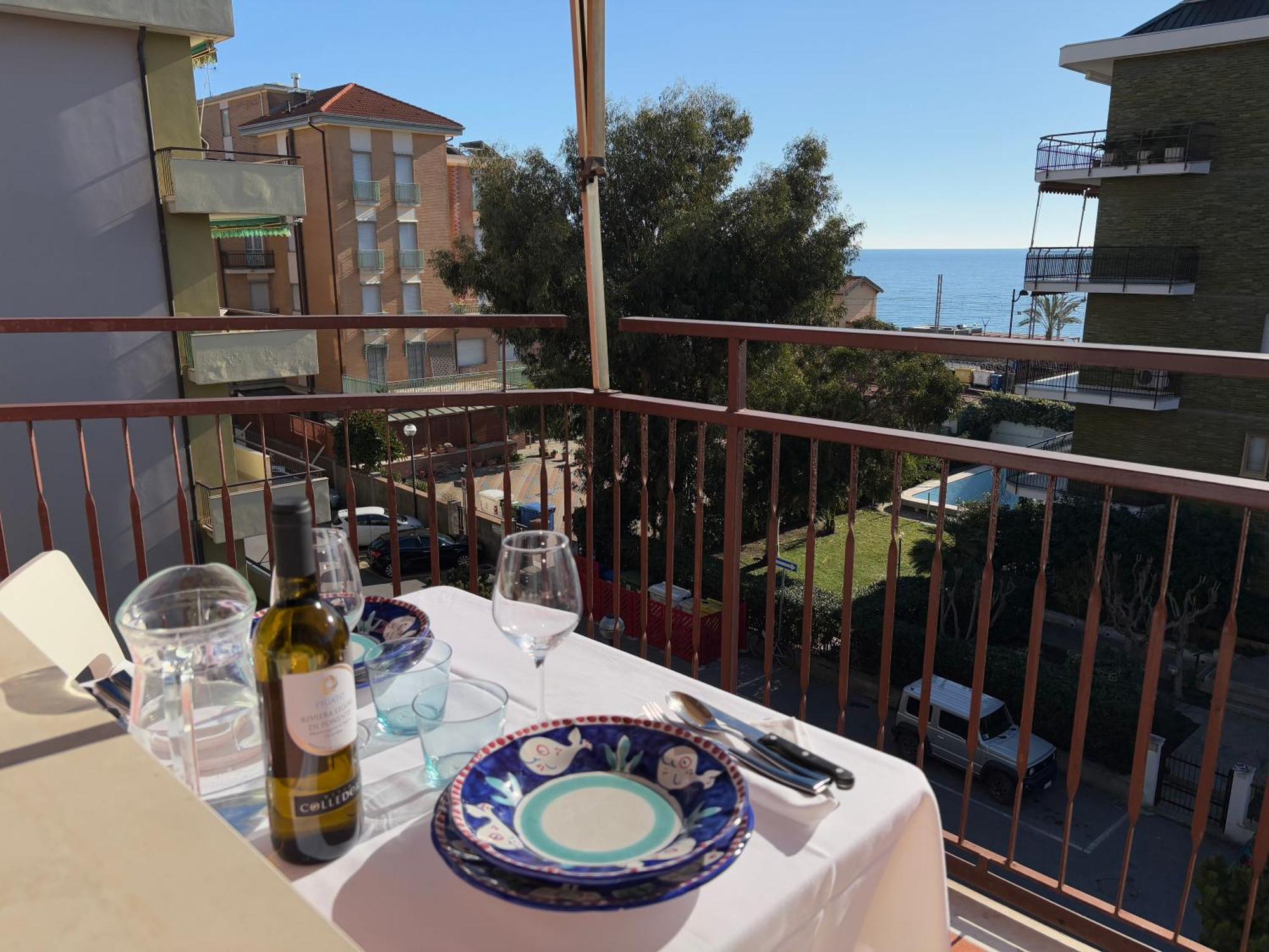 Ligure Residence Pietra Ligure Buitenkant foto