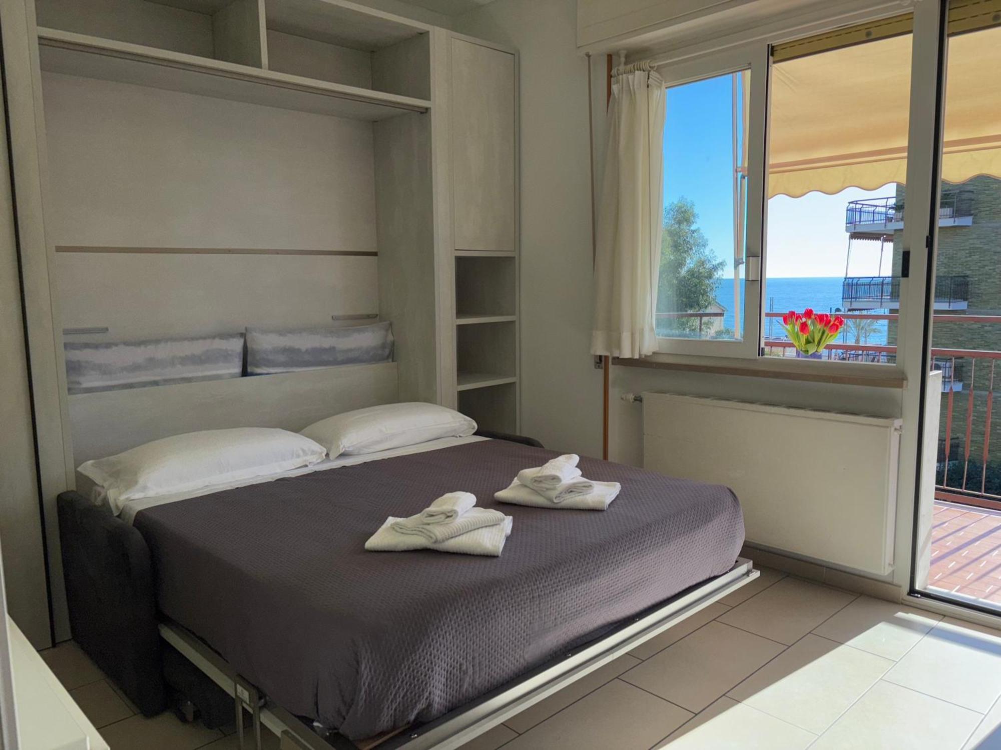 Ligure Residence Pietra Ligure Buitenkant foto