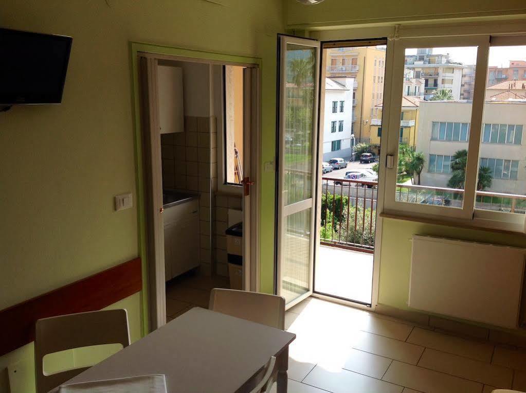 Ligure Residence Pietra Ligure Buitenkant foto