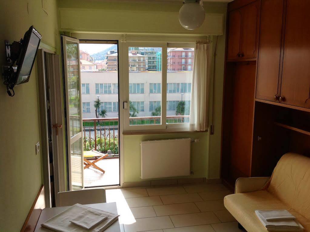 Ligure Residence Pietra Ligure Buitenkant foto